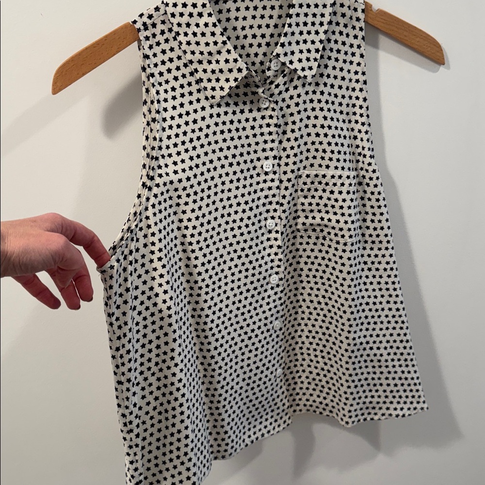 Equipment White Sleeveless Blouse with Black Star Pattern - Picture 4 of 6